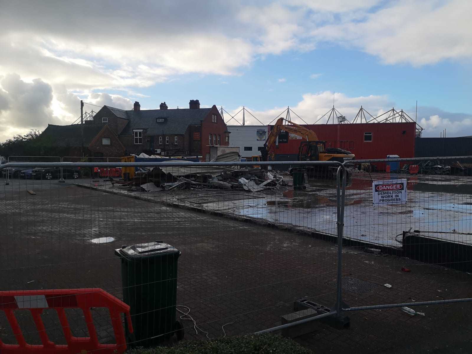 Work to demolish the former Jaguar car dealership off Winwick Road has now been completed