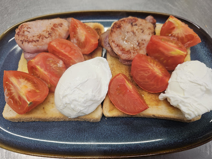 How about poached eggs, bacon and tomatoes?