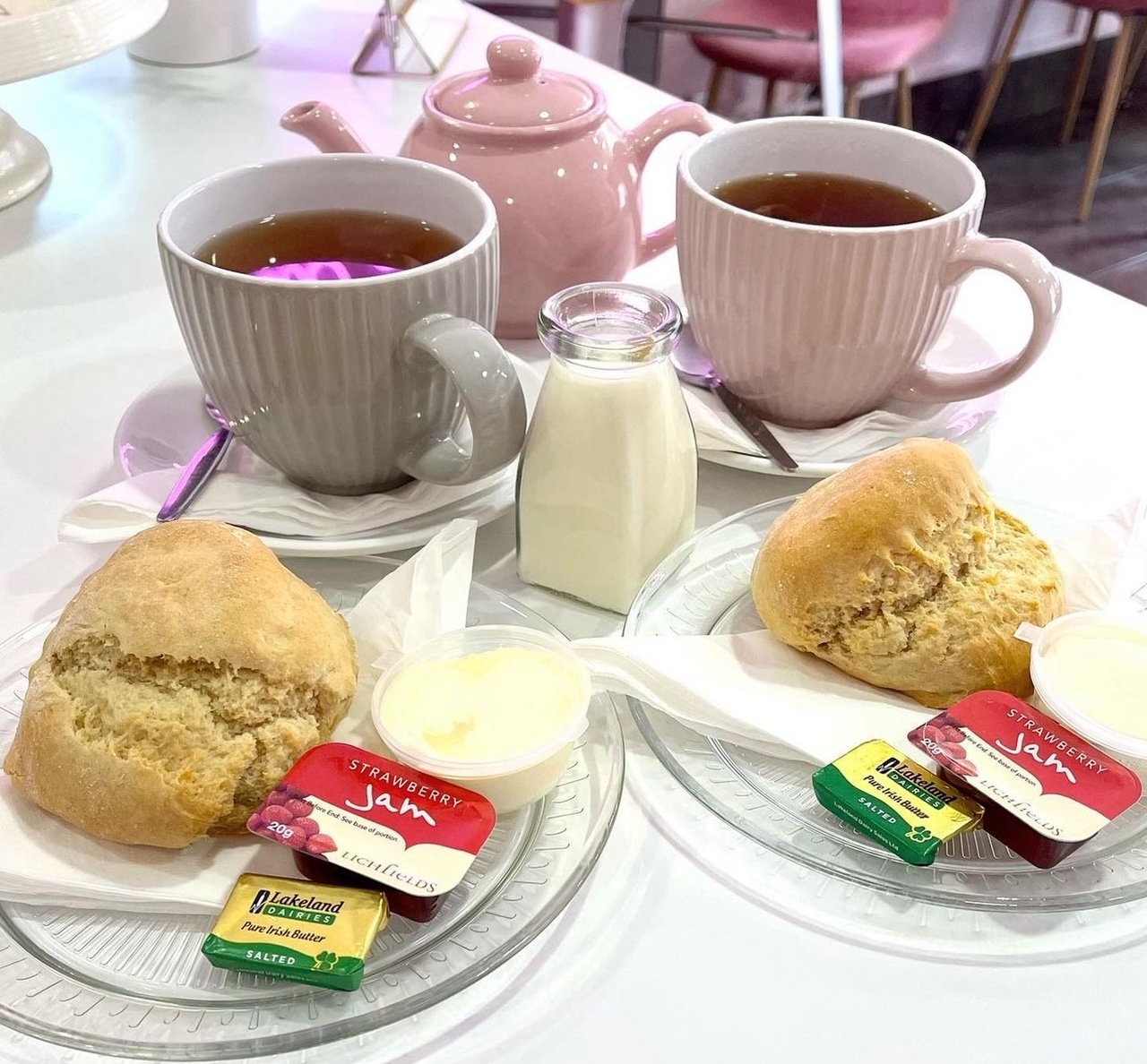 White Lace Bakery cream tea