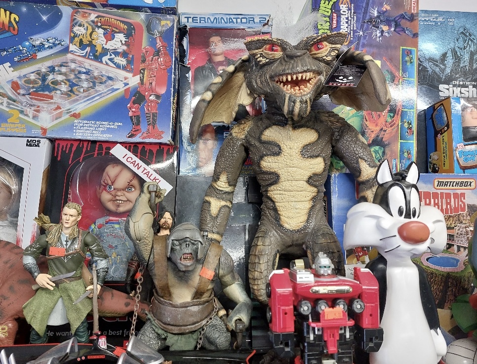 Manic Minors is a multi-generational toy shop, specialising in action figures, pop-culture collectables and retro console gaming