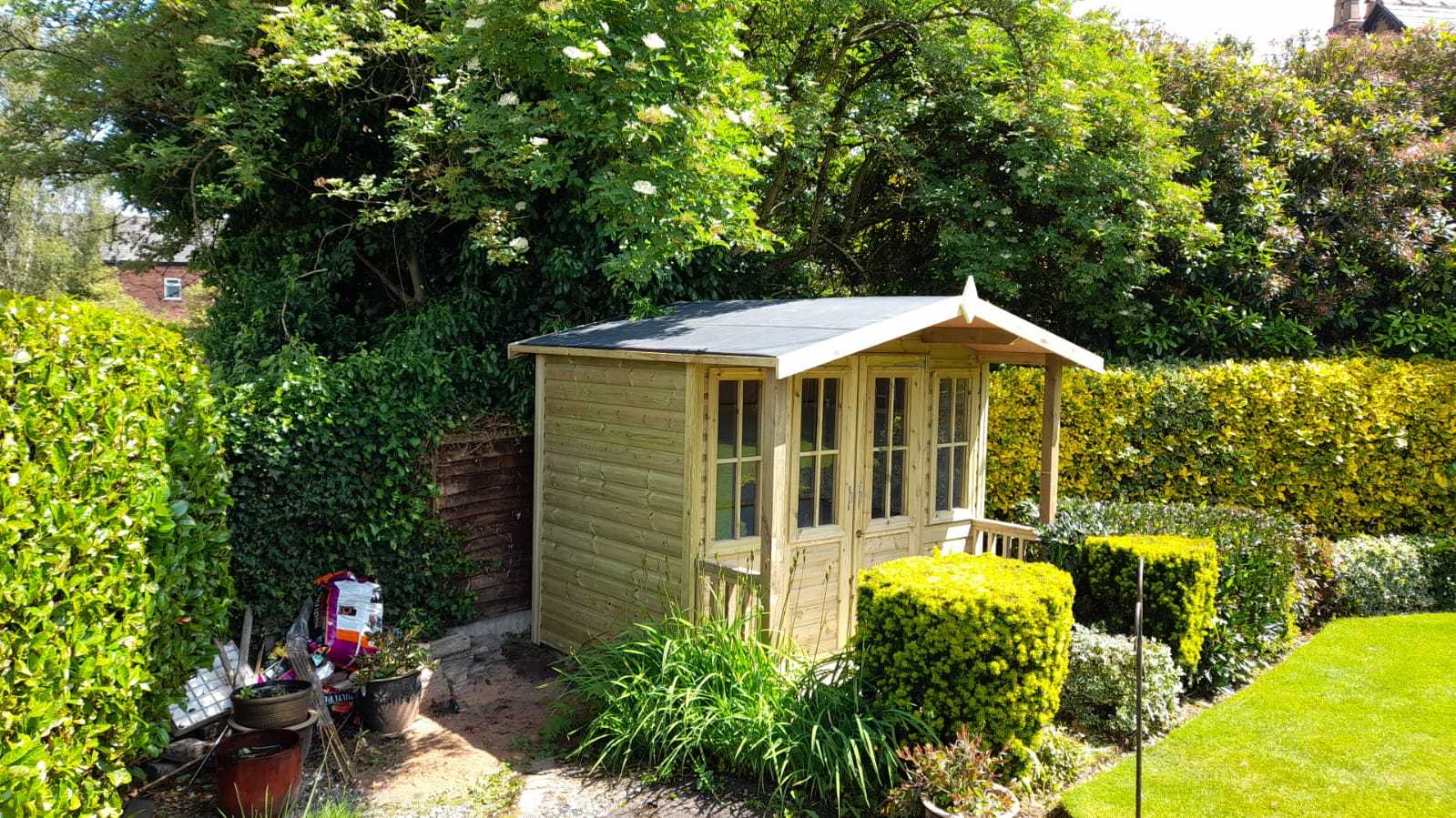 Rowswood Timber is an independent timber yard and landscaping supplies retailer, specialising in customised garden structures, sheds and fencing