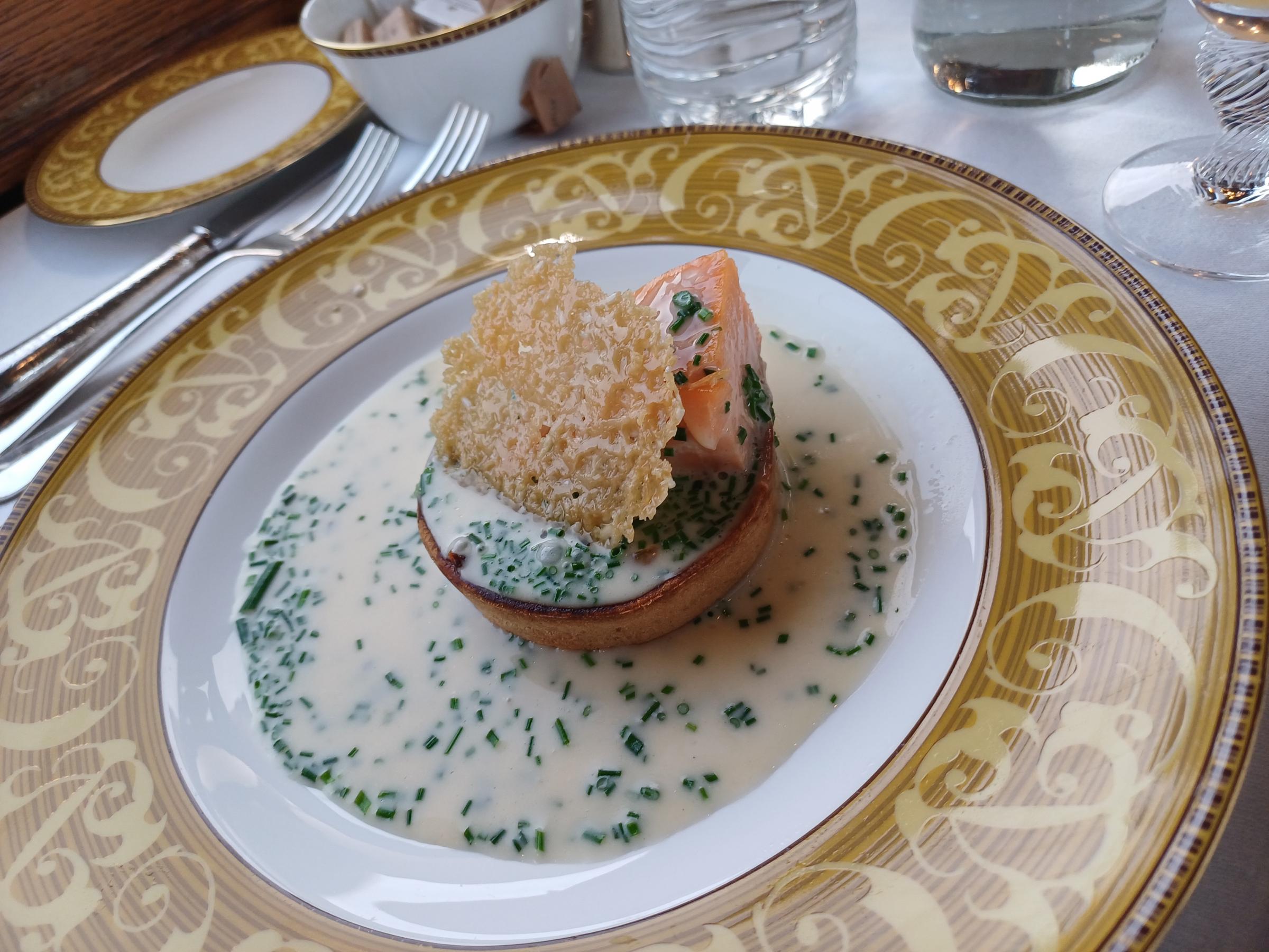 Tartlet Arnold Bennett with hot smoked salmon.