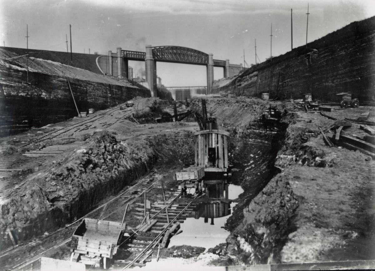 Then And Now How The Manchester Ship Canal Looked Without